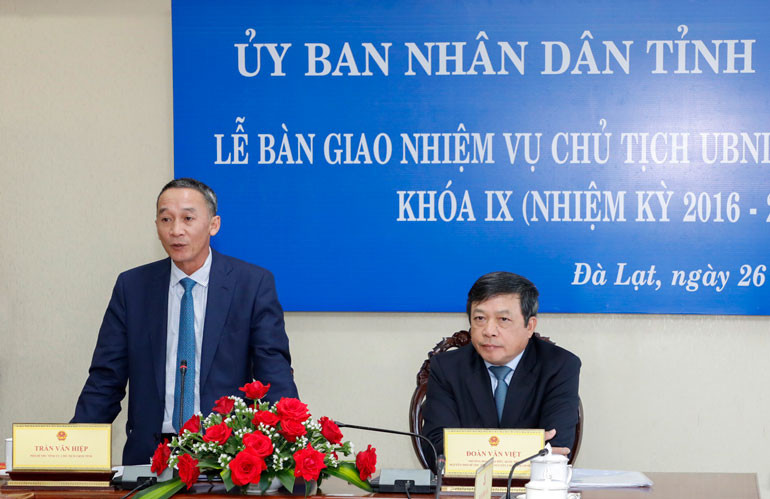 Tân Chủ tịch UBND tỉnh Trần Văn Hiệp phát biểu nhận nhiệm vụ Tân Chủ tịch UBND tỉnh Trần Văn Hiệp phát biểu nhận nhiệm vụ
