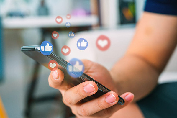 Trái với suy nghĩ của nhiều người, các mạng xã hội không hề miễn phí. Thay vào đó, các nền tảng này làm giàu bằng cách khai thác dữ liệu từ người sử dụng.