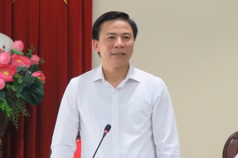 Đồng chí Bí thư Tỉnh ủy Đỗ Trọng Hưng phát biểu kết luận tại buổi làm việc. Đồng chí Bí thư Tỉnh ủy Đỗ Trọng Hưng phát biểu kết luận tại buổi làm việc.