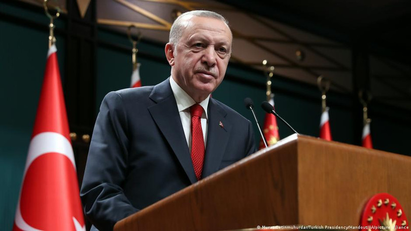 Tổng thống Erdogan phát biểu khi tiếp hai đoàn đại biểu (Ảnh: AP).