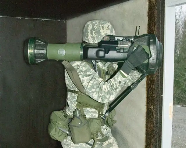 Tên lửa chống tăng NLAW của Anh viện trợ cho Ukraine (Ảnh: Guancha). Tên lửa chống tăng NLAW của Anh viện trợ cho Ukraine (Ảnh: Guancha).