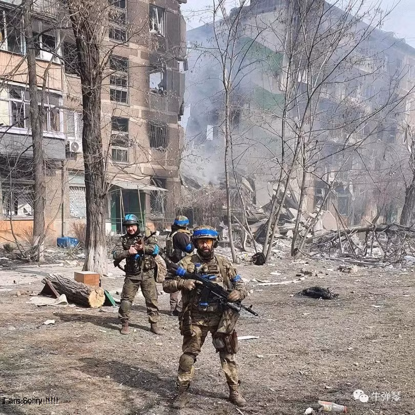 Cuộc chiến Nga - Ukraine đang tàn phá nặng nề các thành phố Ukraine (Ảnh: Sina). Cuộc chiến Nga - Ukraine đang tàn phá nặng nề các thành phố Ukraine (Ảnh: Sina).