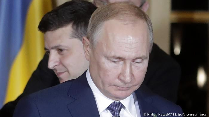 Tổng thống Nga Putin luôn từ chối gặp gỡ Tổng thống Ukraine Zelensky (Ảnh: Deutsche Welle) Tổng thống Nga Putin luôn từ chối gặp gỡ Tổng thống Ukraine Zelensky (Ảnh: Deutsche Welle)