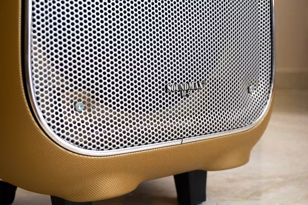 Cận cảnh loa vali hỗ trợ karaoke Soundmax M-6 ảnh 7 Cận cảnh loa vali hỗ trợ karaoke Soundmax M-6 ảnh 7