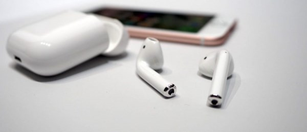 Apple trễ hẹn mở bán tai nghe AirPods ảnh 1 Apple trễ hẹn mở bán tai nghe AirPods ảnh 1