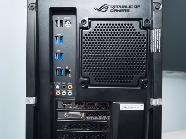 Cận cảnh PC chuyên game Asus ROG GT51 giá 60 triệu đồng ảnh 8