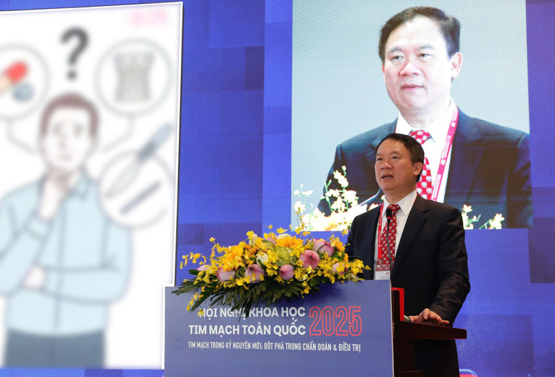 GS.TS.BS Phạm Mạnh Hùng, Phó Chủ tịch Hội Tim mạch học Việt Nam nhấn mạnh mối quan hệ hai chiều giữa bệnh tim mạch và bệnh nhiễm trùng.jpg