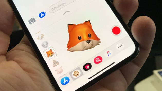 Tính năng Animoji trên Apple. Ảnh: CNBC