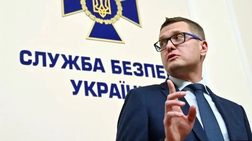 Ông Bakanov có dáng dấp nghệ sĩ hơn là một Giám đốc cơ quan tình báo (Ảnh: Ifeng). Ông Bakanov có dáng dấp nghệ sĩ hơn là một Giám đốc cơ quan tình báo (Ảnh: Ifeng).