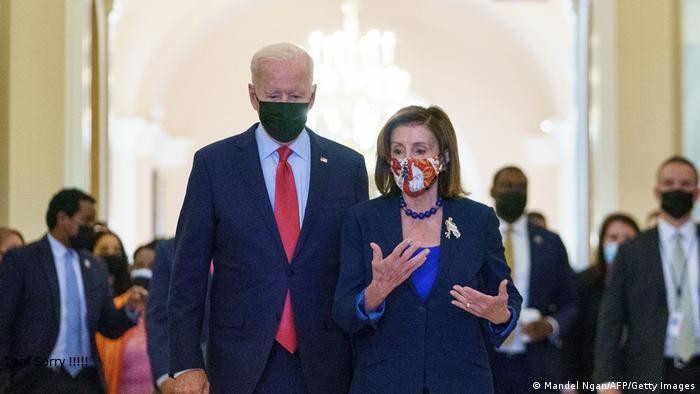 Các nhà phân tích cho rằng ông Biden ủng hộ chuyến thăm Đài Loan của bà Nancy Pelosi (Ảnh: Deutsche Welle).