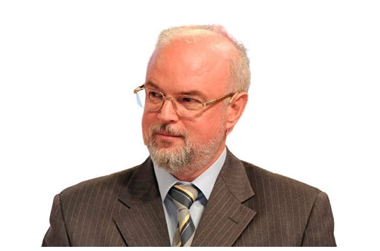 Ông Yuri Knutov: việc quân Nga rút khỏi Đảo Rắn là cần thiết (Ảnh: QQ). Ông Yuri Knutov: việc quân Nga rút khỏi Đảo Rắn là cần thiết (Ảnh: QQ).