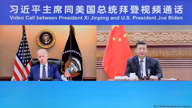 Cuộc điện đàm qua truyền hình giữa hai ông kéo dài 2 giờ 17 phút, chủ yếu đề cập đến vấn đề Đài Loan trong quan hệ hai nước (Ảnh: DPA).