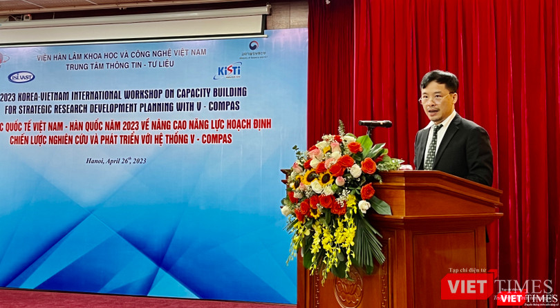 GS.TS. Lê Trường Giang - Phó Chủ tịch Viện Hàn lâm KH&amp;CN Việt Nam: Hệ thống V- COMPAS giúp giải quyết một trong những khó khăn lớn nhất mà những người tham gia các dự án nghiên cứu và phát triển gặp phải