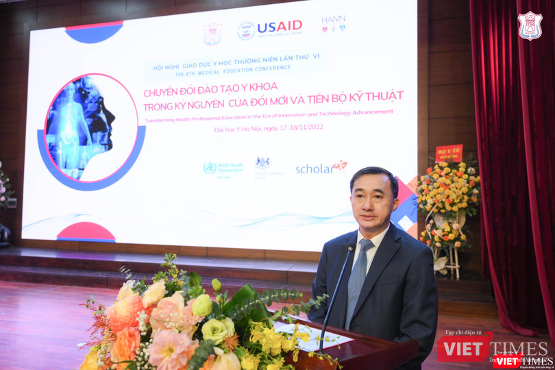 Thứ trưởng Bộ Y tế Trần Văn Thuấn phát biểu khai mạc hội nghị Thứ trưởng Bộ Y tế Trần Văn Thuấn phát biểu khai mạc hội nghị