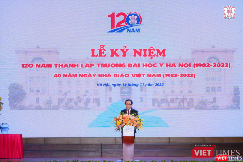 NGND.GS.TS. Tạ Thành Văn - Bí thư Đảng ủy, Chủ tịch Hội đồng trường Trường Đại học Y Hà Nội - phát biểu khai mạc NGND.GS.TS. Tạ Thành Văn - Bí thư Đảng ủy, Chủ tịch Hội đồng trường Trường Đại học Y Hà Nội - phát biểu khai mạc