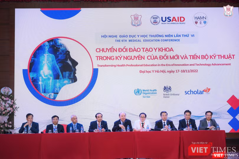 Lãnh đạo các trường đại học trong cả nước trao đổi về việc nâng cao chất lượng đào tạo nguồn nhân lực lĩnh vực sức khỏe