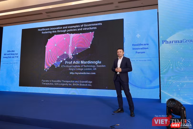 GS.BS. Adil Mardinoğlu của Đại học King’s College London và Học viện Công nghệ Hoàng gia tại Thụy Điển, chia sẻ kinh nghiệm về đổi mới sáng tạo trong lĩnh vực dược
