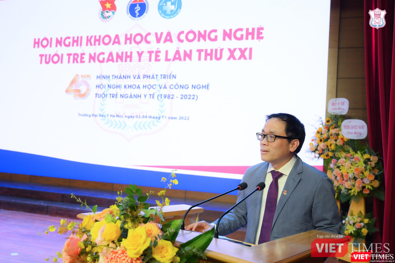 Chủ tịch Hội đồng Giám khảo Tạ Thành Văn cam kết Hội đồng Giám khảo sẽ làm việc công tâm, công bằng, khách quan đánh giá các đề tài tham gia