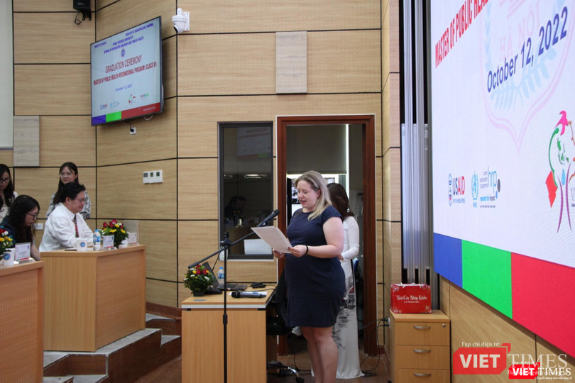 Bà Cait Unites – Phó Giám đốc chương trình y tế của USAID tại Việt Nam - tự hào khi đóng góp một phần vào sự thành công của chương trình Bà Cait Unites – Phó Giám đốc chương trình y tế của USAID tại Việt Nam - tự hào khi đóng góp một phần vào sự thành công của chương trình