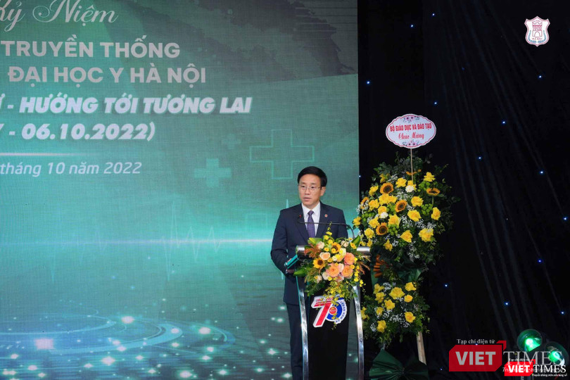 GS.TS. Đoàn Quốc Hưng – Phó Hiệu trưởng, Chủ nhiệm bộ môn Ngoại Trường Đại học Y Hà Nội, Phó Giám đốc Trung tâm phẫu thuật Tim mạch - Lồng ngực Bệnh viện Hữu nghị Việt Đức – ôn lại lịch sử đầy tự hào của bộ môn Ngoại