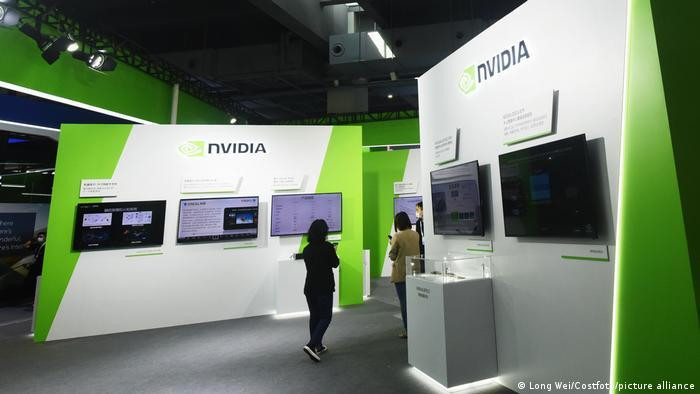 Mỹ có kế hoạch hạn chế AMD và Nvidia bán chip AI và thiết bị sản xuất chip cho Trung Quốc (Ảnh: Deutsche Welle). Mỹ có kế hoạch hạn chế AMD và Nvidia bán chip AI và thiết bị sản xuất chip cho Trung Quốc (Ảnh: Deutsche Welle).