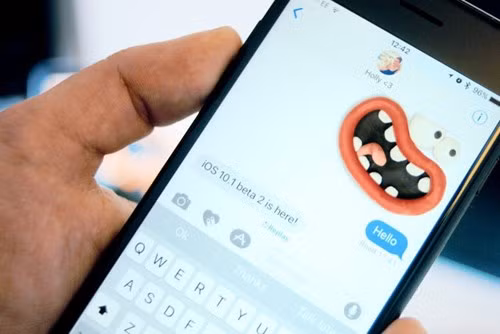 Chức năng Replay để giúp người dùng bật hiệu ứng tin nhắn trên iOS 10.1 Beta 2.