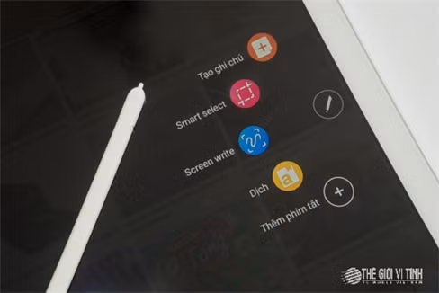 Cận cảnh máy tính bảng Samsung Galaxy A 2016 hỗ trợ S Pen