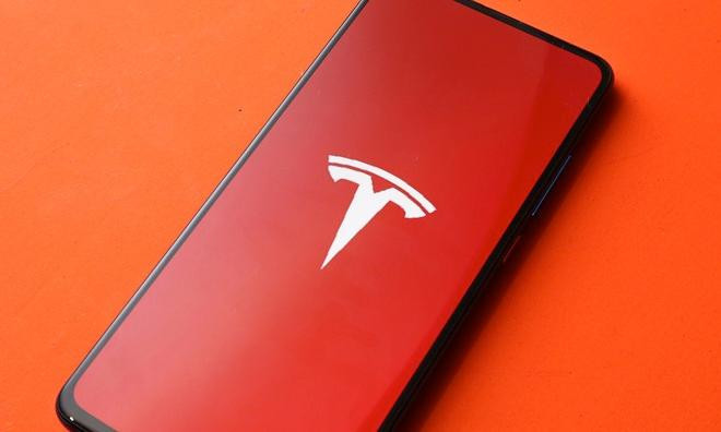 Tesla sẽ đặt chân vào thị trường smartphone trong thời gian tới? (Ảnh: Atsit).