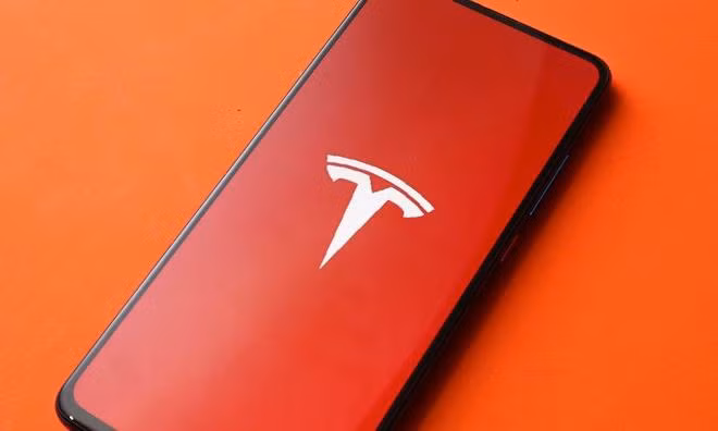 Tesla sẽ đặt chân vào thị trường smartphone trong thời gian tới? (Ảnh: Atsit).