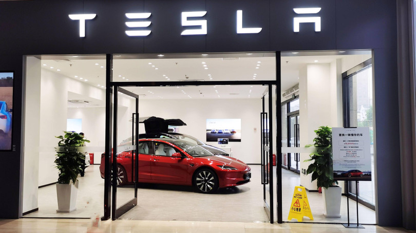 Tesla dang mat dan thi phan o Trung Quoc.jpeg