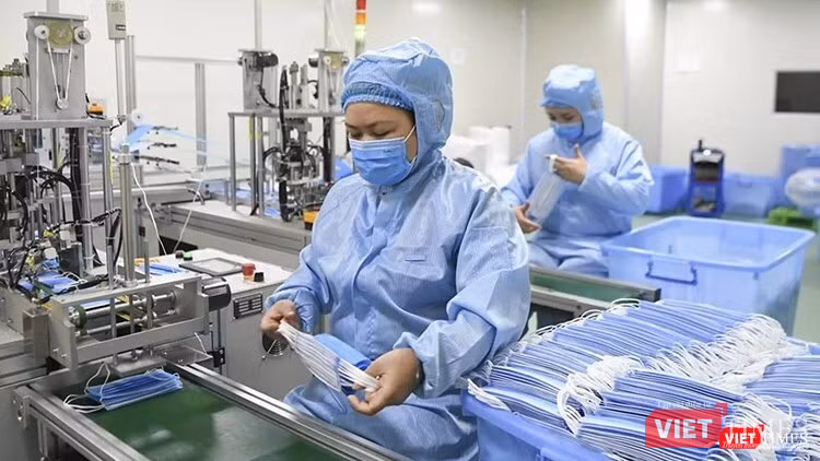 Hàng triệu khẩu trang được tiếp tục sản xuất để cung cấp cho người dân TP.HCM (Ảnh: Sở Công thương) 