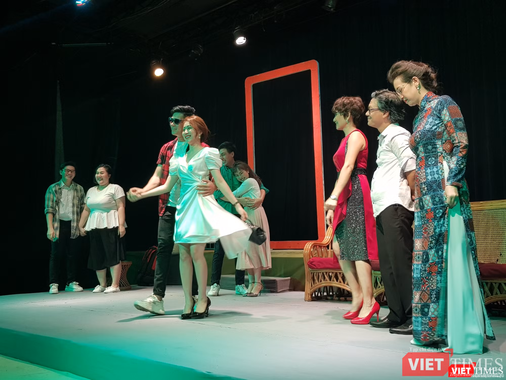 Niềm vui đôi lứa của giới trẻ khi được sống với người mình thương Niềm vui đôi lứa của giới trẻ khi được sống với người mình thương