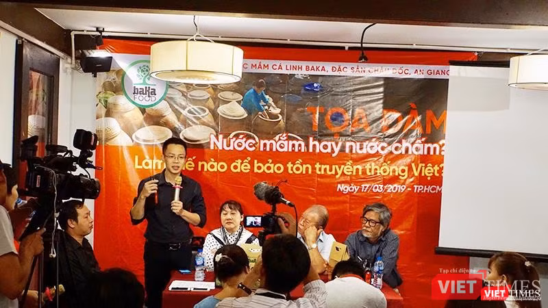 Cuộc tọa đàm gợi lên nhiều trăn trở bởi những người tâm huyết muốn bảo tồn bản sắc truyền thống Cuộc tọa đàm gợi lên nhiều trăn trở bởi những người tâm huyết muốn bảo tồn bản sắc truyền thống