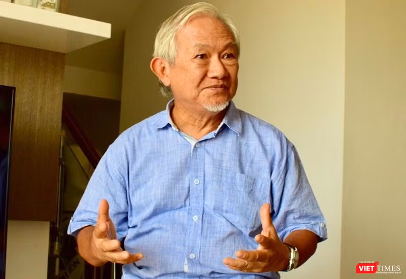 GS Phan Văn Trường cho rằng bà Lê Hoàng Diệp Thảo cảm thấy buồn bã và thất bại là đúng thôi, vì bà không thể chứng minh được vai trò thật của mình, chính là tâm hồn, là cột trụ tinh thần của doanh nghiệp cà phê Trung Nguyên GS Phan Văn Trường cho rằng bà Lê Hoàng Diệp Thảo cảm thấy buồn bã và thất bại là đúng thôi, vì bà không thể chứng minh được vai trò thật của mình, chính là tâm hồn, là cột trụ tinh thần của doanh nghiệp cà phê Trung Nguyên