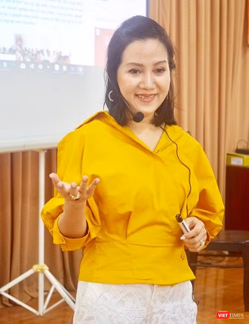 Bà Nguyễn Thị Thu Giao là diễn giả và khách mời thường xuyên của các chương trình truyền hình, hội thảo và các trường đại học về phát triển năng lực lãnh đạo và chiến lược nhân sự. Bà Nguyễn Thị Thu Giao là diễn giả và khách mời thường xuyên của các chương trình truyền hình, hội thảo và các trường đại học về phát triển năng lực lãnh đạo và chiến lược nhân sự.
