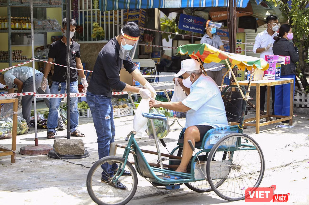 Niềm vui của những người có hoàn cảnh khó khăn Niềm vui của những người có hoàn cảnh khó khăn