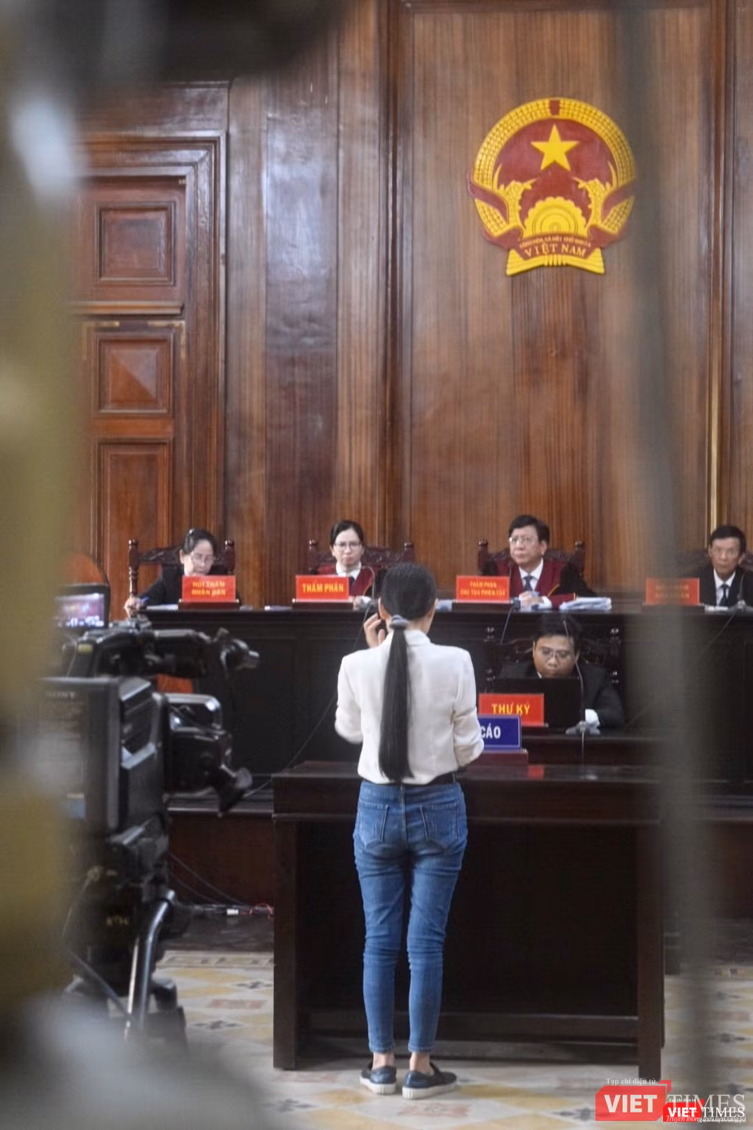 Bị cáo Phạm Quỳnh Trang bị đề nghị mức phạt tù 3-4 năm Bị cáo Lê Thị Vũ Phương bị đề nghị mức phạt tù 6-7 năm