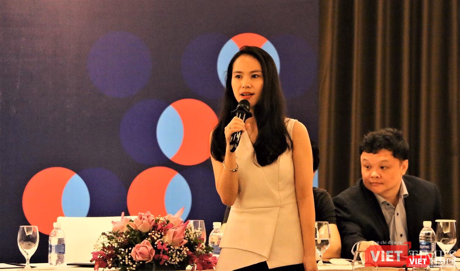 bà Nguyễn Thị Thùy Dung, Giám đốc Marketing và Quản lý nhà sáng tạo nội dung