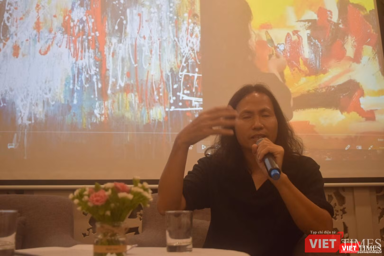 Nghệ sĩ Ngô Lực say sưa nói về những dự án Nghệ sĩ Ngô Lực say sưa nói về những dự án