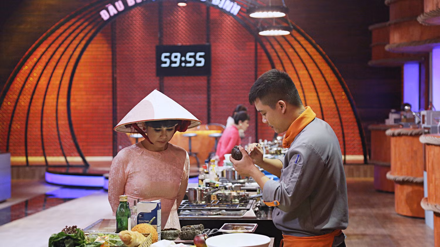 Giám khảo Trịnh Diễm Vy – người gìn giữ văn hóa Ẩm thực Hội An và là một thành viên uy tín của Hiệp hội Đầu bếp thế giới (World Association of Chefs Societies)