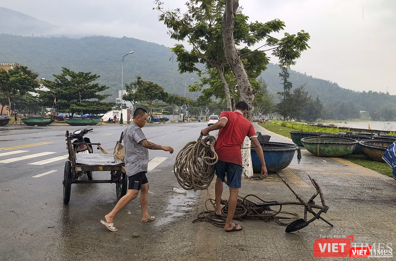Khẩn trương