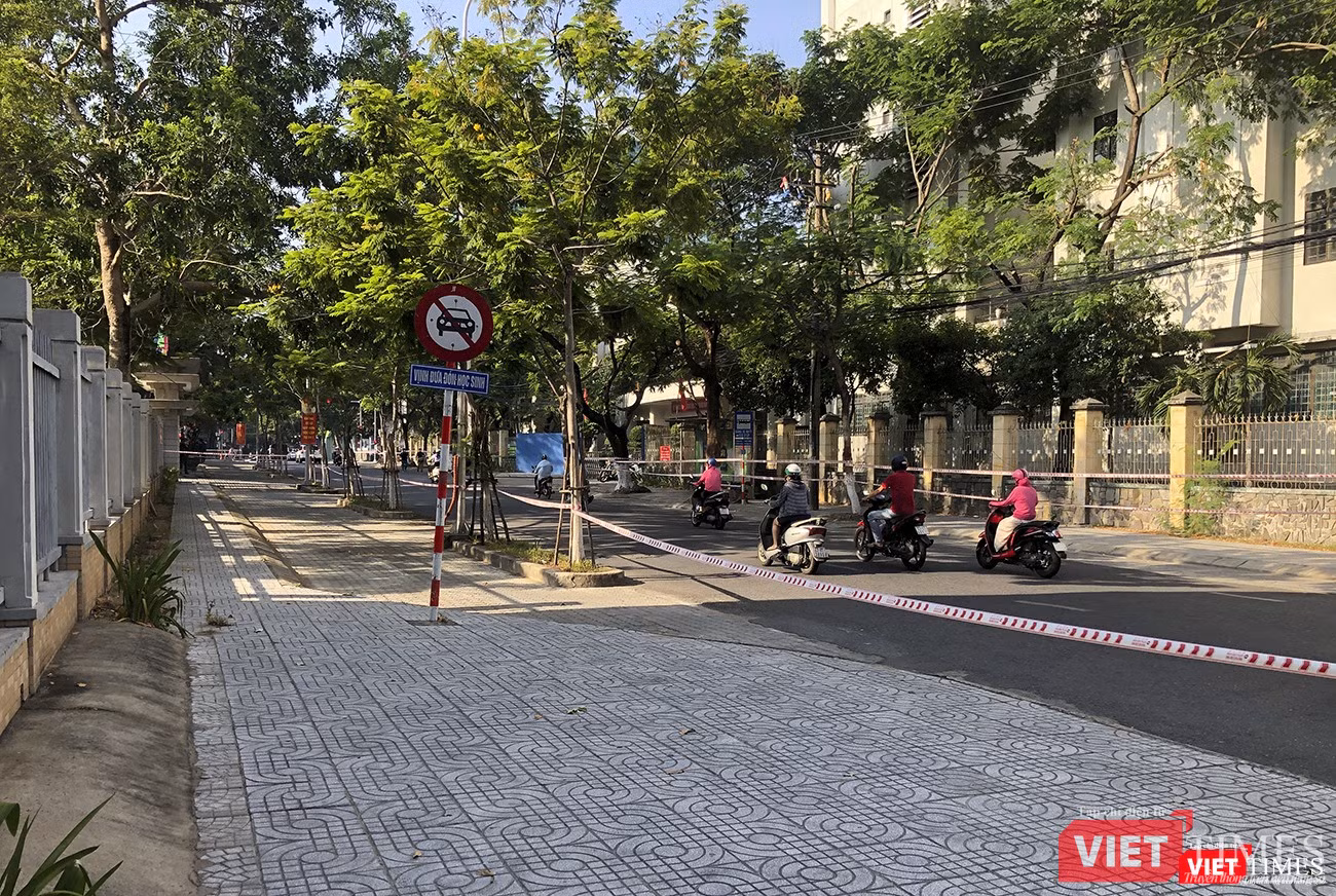 Cấm người dân tụ tập Cấm người dân tụ tập
