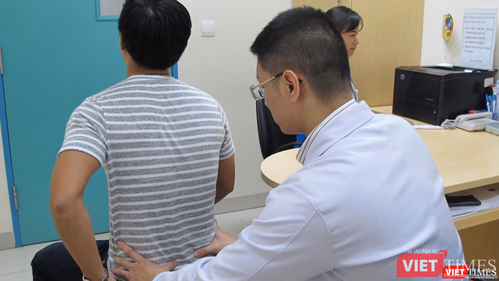 Bác sĩ cảnh báo người trẻ về căn bệnh thoái hóa cột sống Bác sĩ cảnh báo người trẻ về căn bệnh thoái hóa cột sống