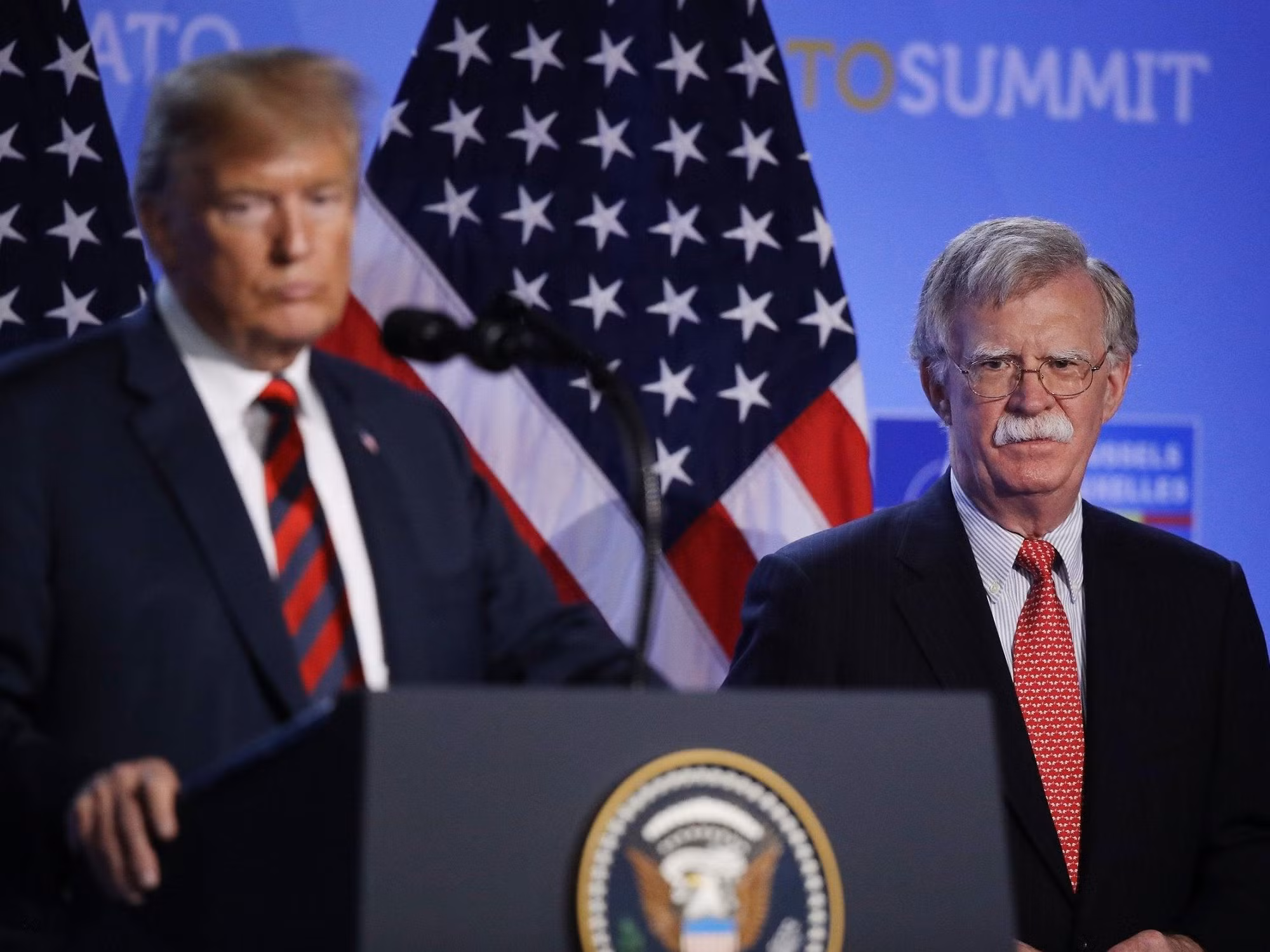 Cố vấn An ninh Quốc gia John Bolton (phải) là người kêu gọi thực hiện đòn tấn công Iran mạnh mẽ nhất (Ảnh: Independent) Cố vấn An ninh Quốc gia John Bolton (phải) là người kêu gọi thực hiện đòn tấn công Iran mạnh mẽ nhất (Ảnh: Independent)