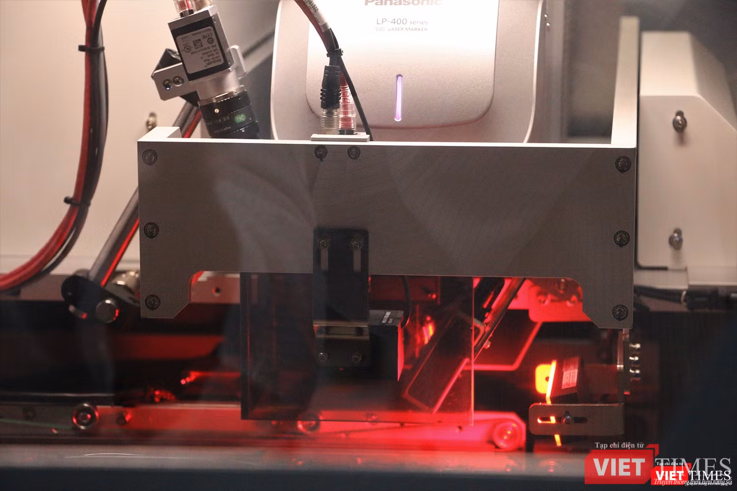 Máy đánh dấu laser trong in bảng mạch