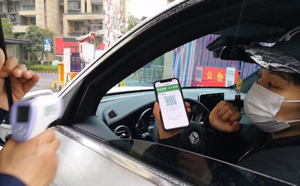 Những người có mã QR màu xanh mới được phép vào các địa điểm công cộng Những người có mã QR màu xanh mới được phép vào các địa điểm công cộng