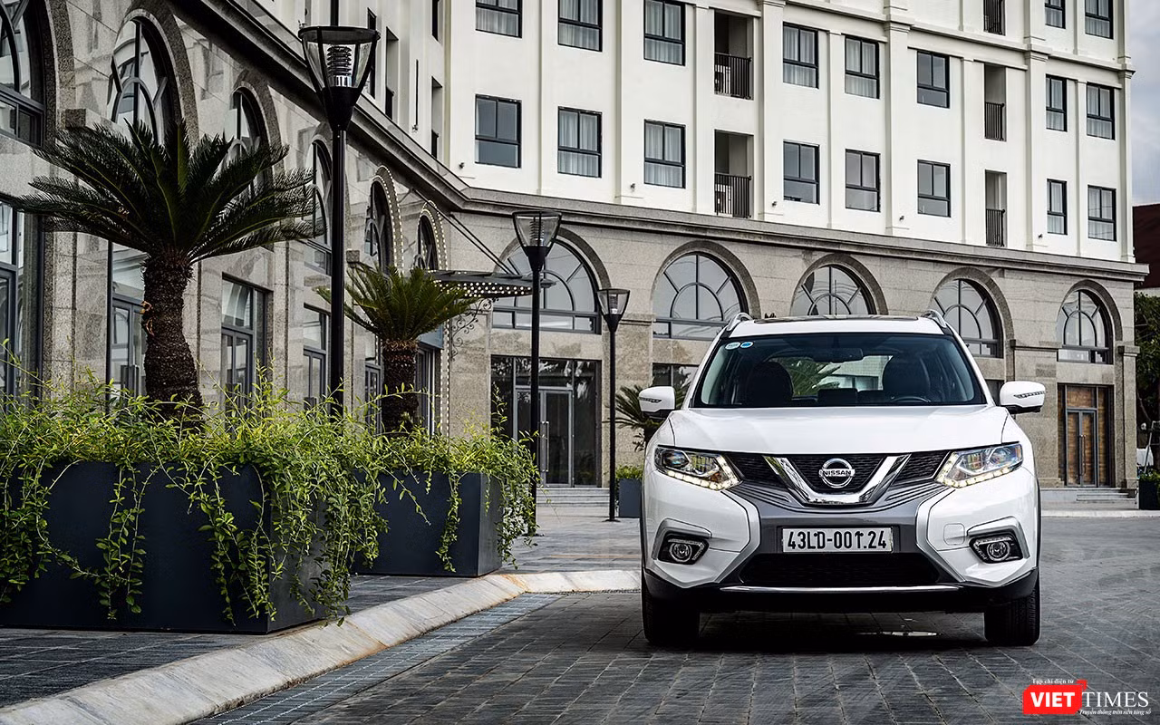 Thoáng nhìn, diện mạo của Nissan X-Trail V-Series có nét gì đó giống với mẫu Mitsubishi Outlander Thoáng nhìn, diện mạo của Nissan X-Trail V-Series có nét gì đó giống với mẫu Mitsubishi Outlander