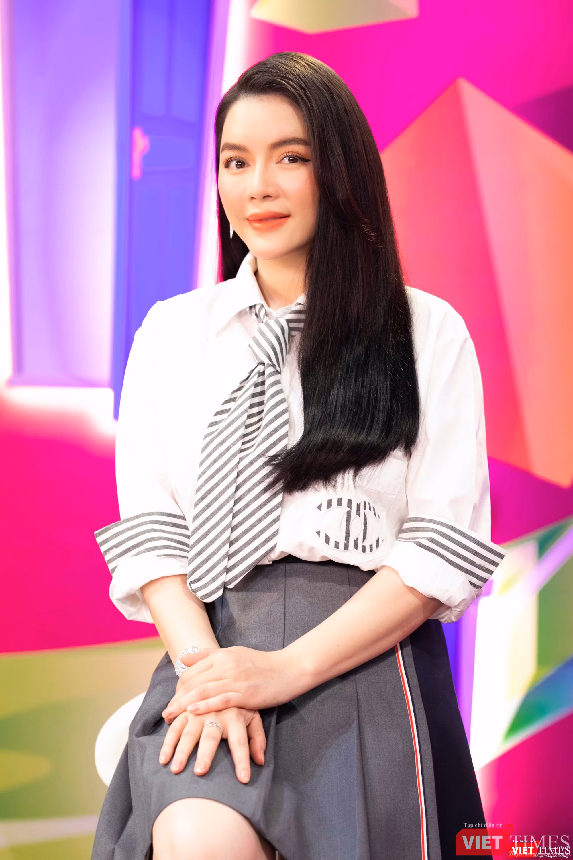 Kiều nữ chính thức tái xuất showbiz sau thời gian dài nghỉ chống dịch COVID-19 Kiều nữ chính thức tái xuất showbiz sau thời gian dài nghỉ chống dịch COVID-19