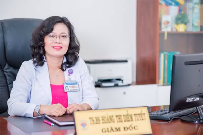Bác sĩ Hoàng Thị Diễm Tuyết (Giám đốc BV Hùng Vương) Bác sĩ Hoàng Thị Diễm Tuyết (Giám đốc BV Hùng Vương)