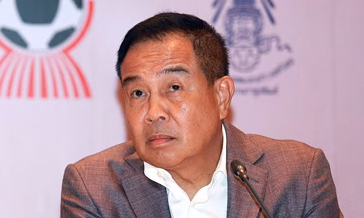 Bóng đá Thái Lan: “Quá tam ba bận” ảnh 2 Chủ tịch Liên đoàn bóng đá Thái Lan, Somyot Pumpanmuang đang chịu nhiều sức ép dư luận (ảnh Siam Sport)